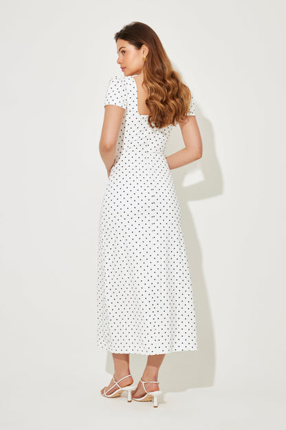 Vestido Lencero de Satén con Escote Cuadrado – Elegancia y Estilo de Lujo